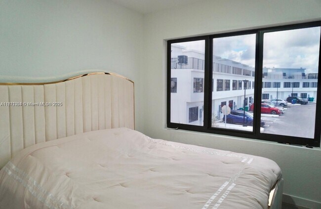 Building Photo - 26130 SW 145th Ave