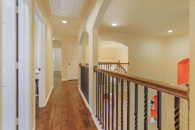 Building Photo - 3187 Blue Oak Dr