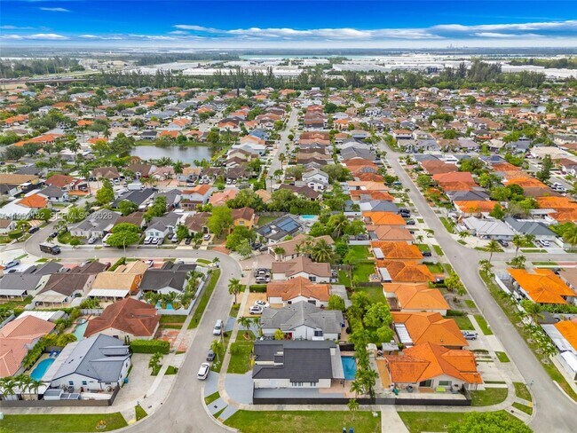 Building Photo - 803 NW 133rd Ct