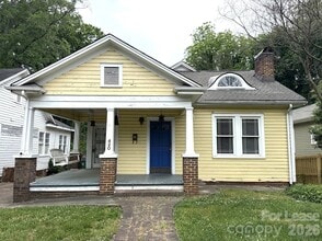 Building Photo - 420 N Laurel Ave