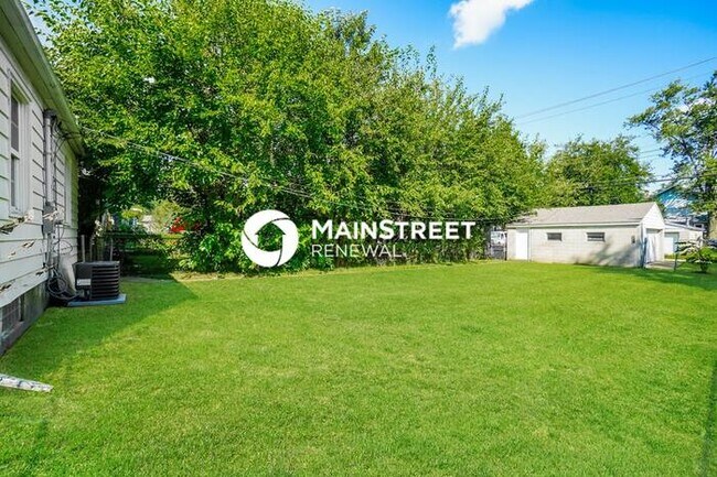 Building Photo - 3 Bedroom Pet-Friendly Home in Columbus, OH with Main Street Renewal