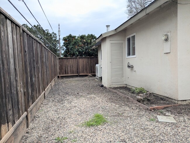 Building Photo - 7333 Starward Dr