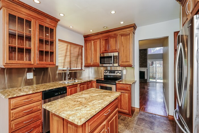 Building Photo - 55 Windrift Ct