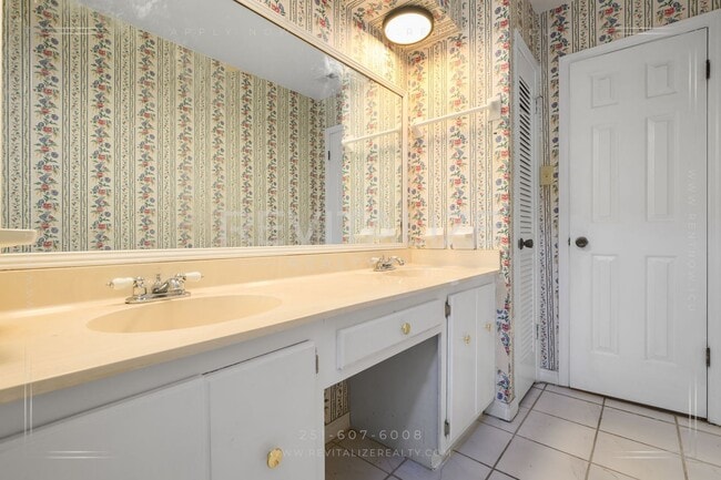 Building Photo - Spacious 4BR/2.5BA West Mobile Home – Room to Grow in a Convenient Location!
