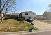 Building Photo - 723-725 Pear Tree Circle