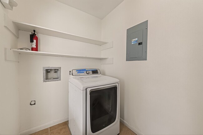 Building Photo - 6418 Olympia Dr