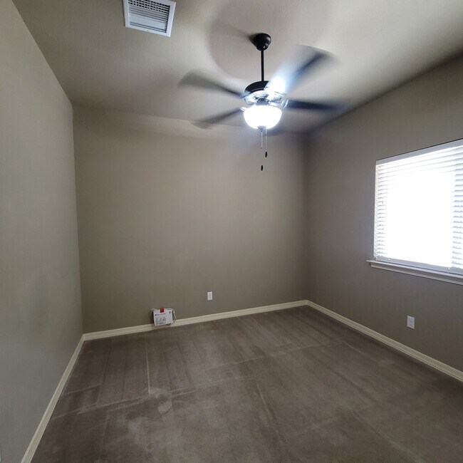 Building Photo - 14513 Meadow Lawn