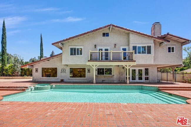 Building Photo - 1515 Outlook Cir