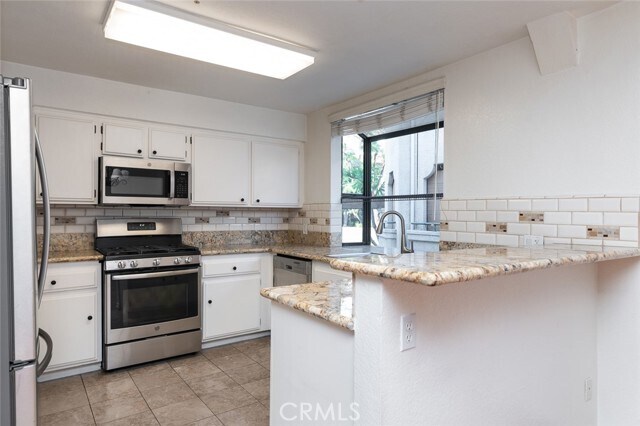 Building Photo - 2930 Montrose Ave