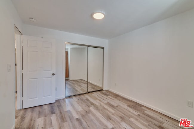 Building Photo - 15011 Hartsook St