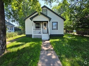 Building Photo - 1223 Barron St