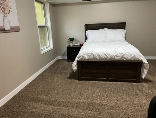 Building Photo - Housing