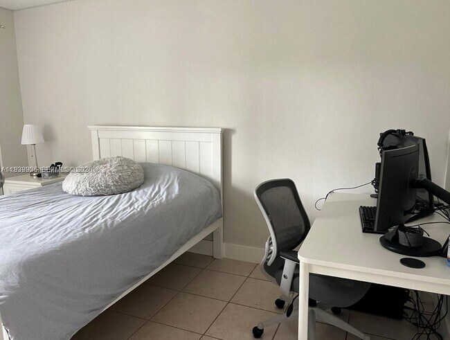 Building Photo - 14101 SW 112th St