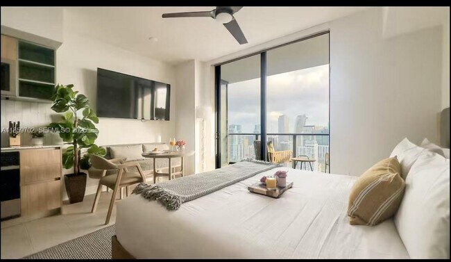 Building Photo - 159 NE 6th St