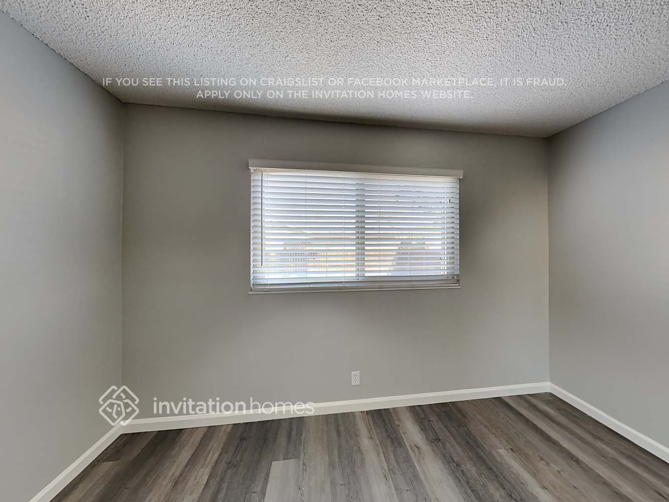 Building Photo - 1101 Woodridge Dr