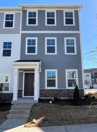 Building Photo - New Construction 3BD, 3.5BA Apex Townhome ...