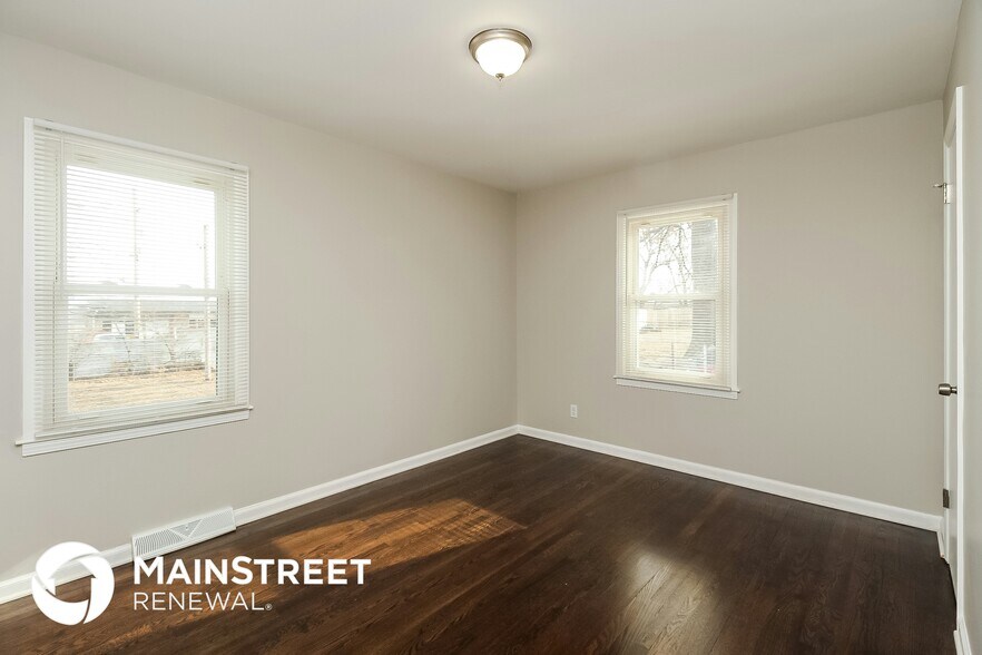 Building Photo - 11805 E Lawndale Ave