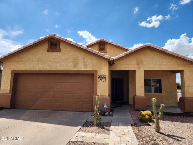 Building Photo - 5830 S 11th Dr