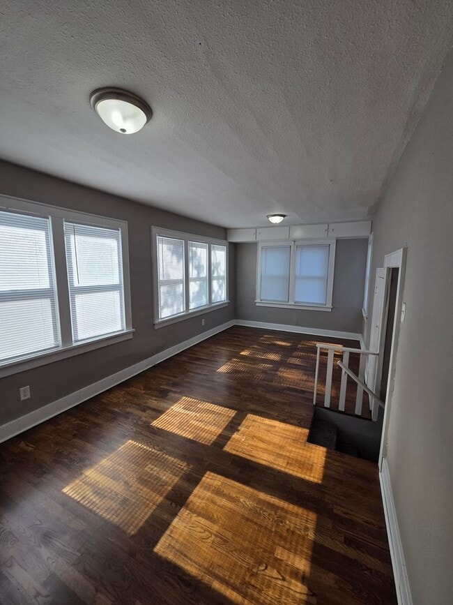 Building Photo - 938 S Hiram St