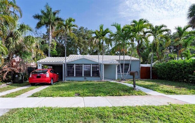 Building Photo - 917 SW 18th Ct