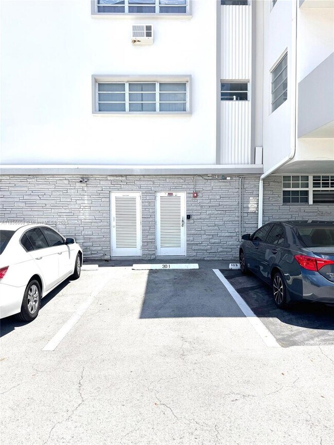 Building Photo - 462 Golden Isles Dr