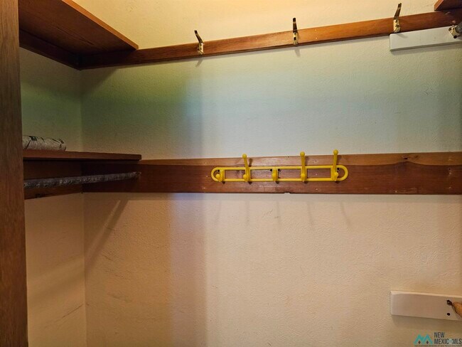 Building Photo - 1801 Eastridge Dr