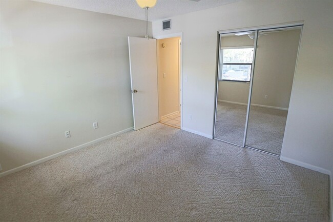 Building Photo - 40 Andalusia Ct