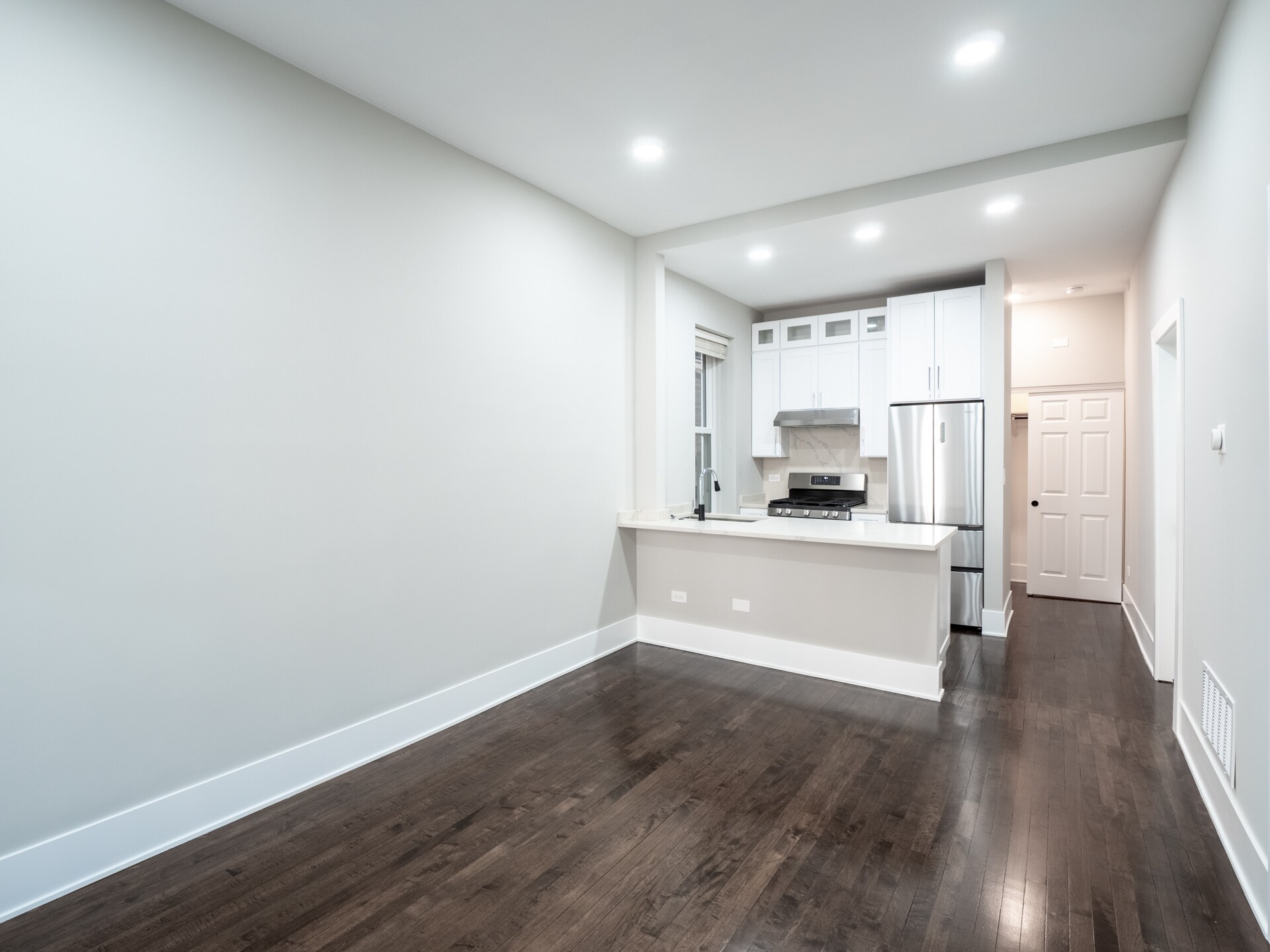 Building Photo - 1530 w thomas #1F