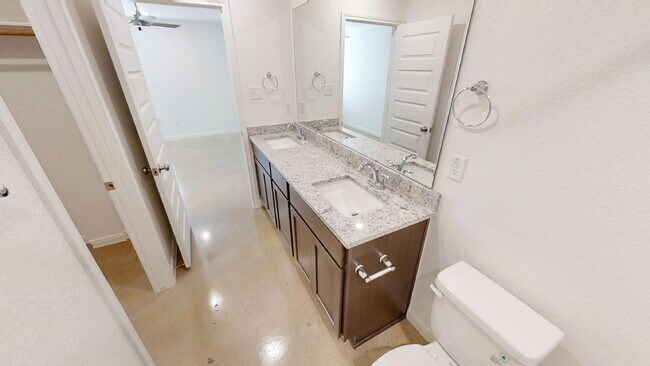 Building Photo - 907 Switchgrass Dr