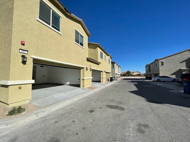Building Photo - GATED 3 BED 2.5 BATH 2 CAR GARAGE + LOFT IN NORTH LAS VEGAS
