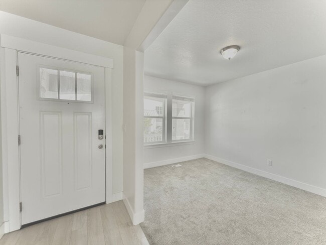 Building Photo - 3 Bed | 2.5 Bath | 2,365 sq ft above grade | Full unfinished basement | 2-car garage