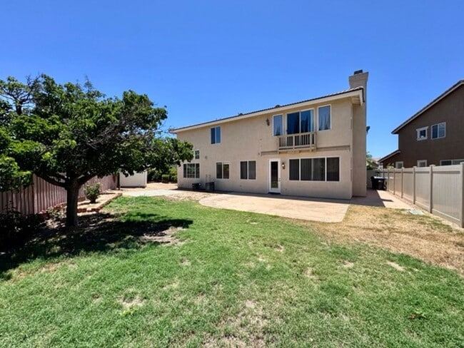 Building Photo - Murrieta Home with 6 Bedrooms plus a Bonus...