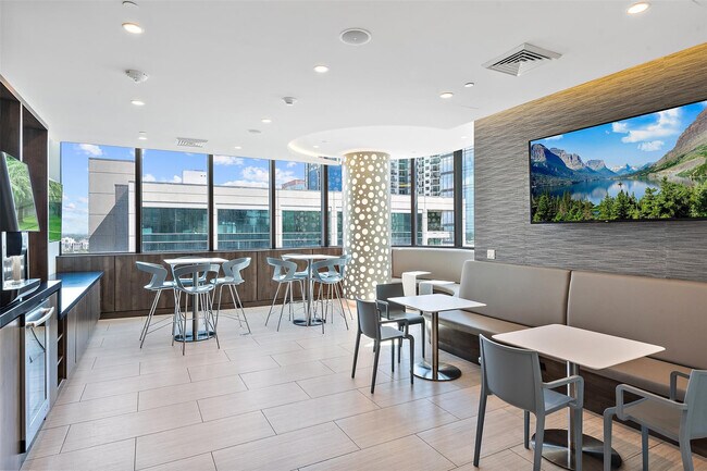 Building Photo - 100 E Las Olas Blvd