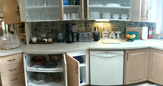 Building Photo - 66 Paquette Dr