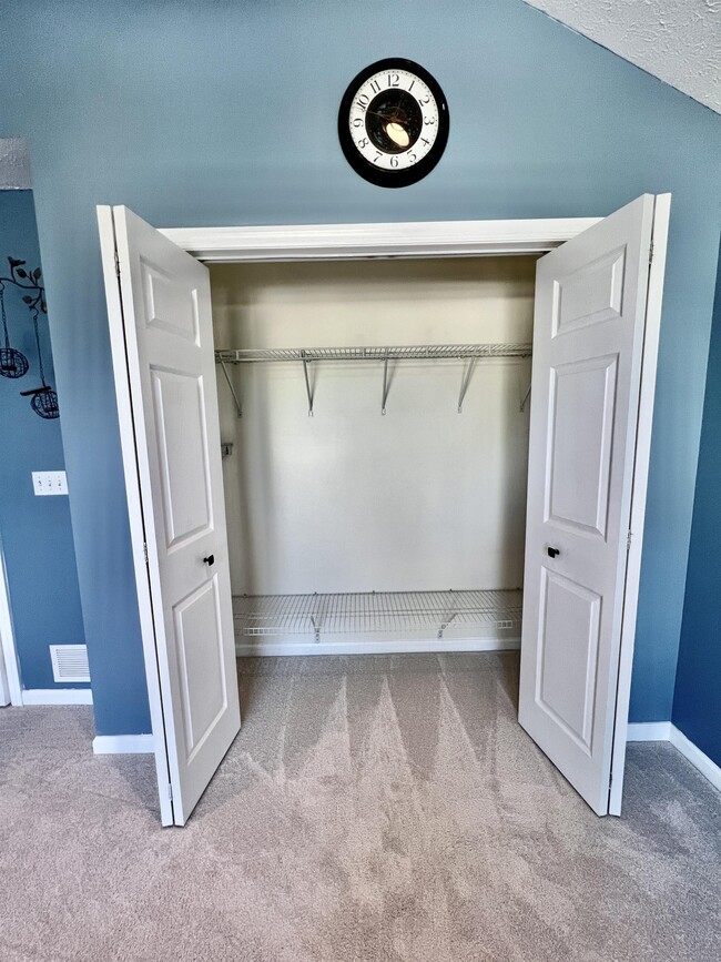 Building Photo - 229 Palisades Dr