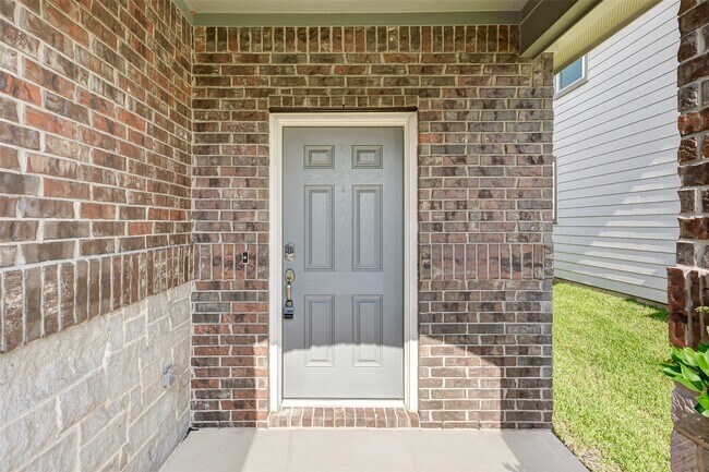Building Photo - 40735 Gate Ridge Dr