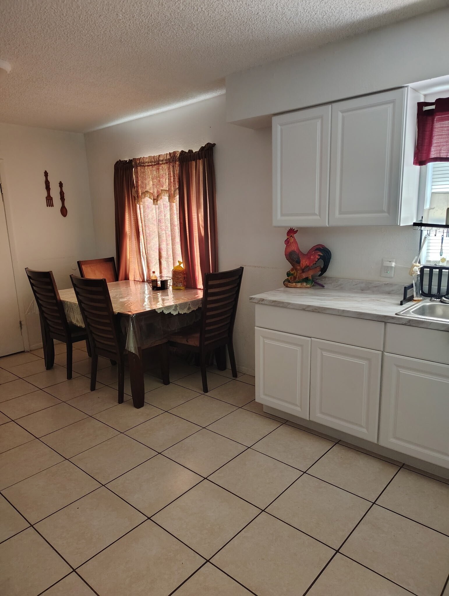 Building Photo - 1108 Carefree Cove Dr