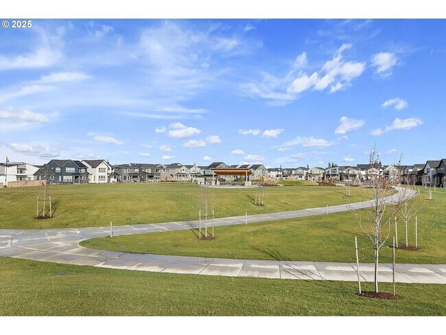 Building Photo - 4093 SE Reed Dr