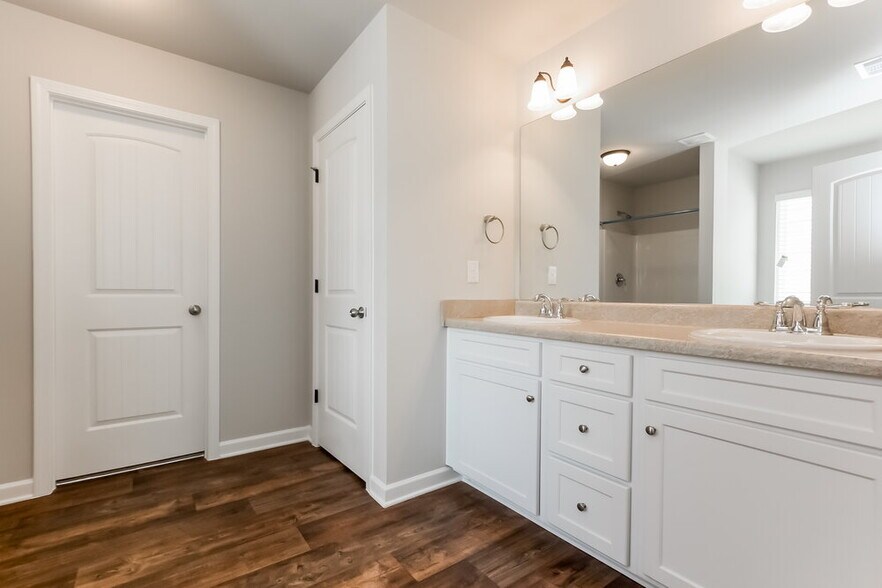 Building Photo - 146 Mcarthur Dr