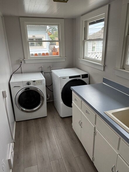 Washer/Dryer - 1827 Baker Ave