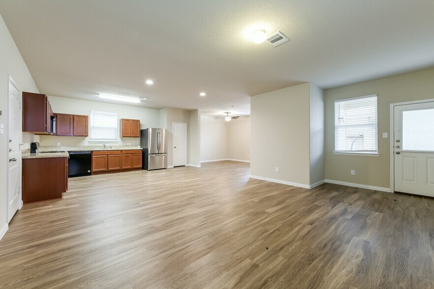 Building Photo - 18606 Cooper Ravine Way