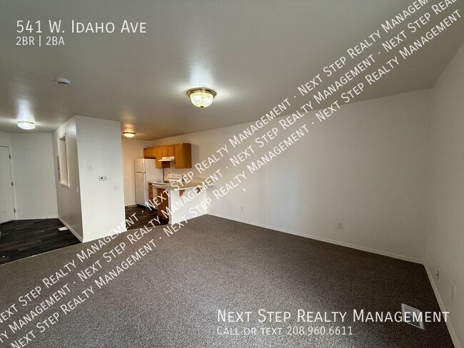 Building Photo - 2 Bed 1.5 Bath Meridian - NO SECURITY DEPO...