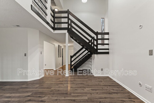 Building Photo - 5761 Luck Ln