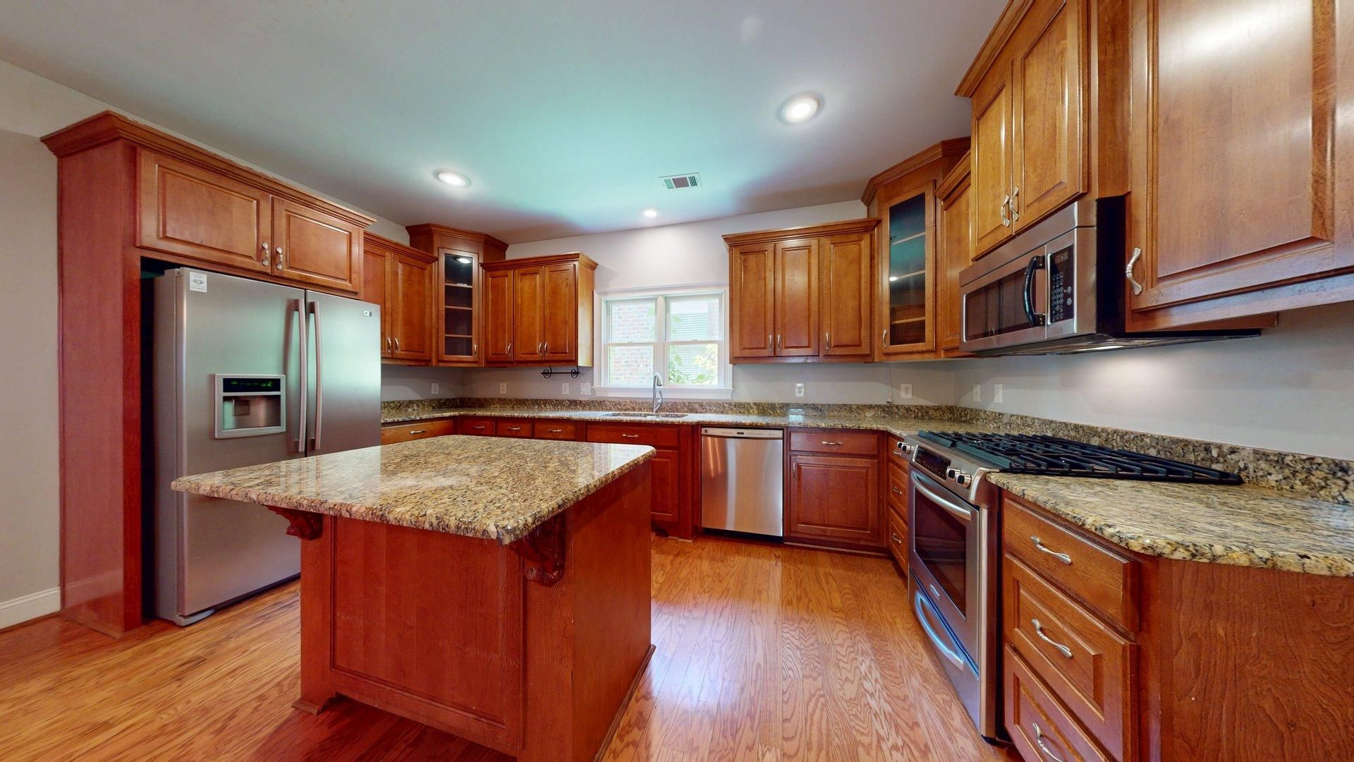 Building Photo - 2172 N Donahue Dr