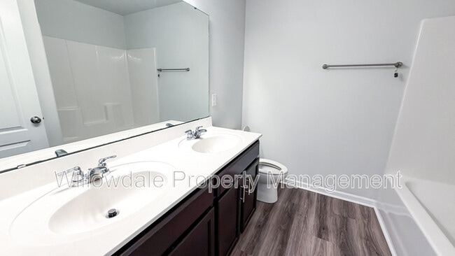 Building Photo - 993 Deaton Dr