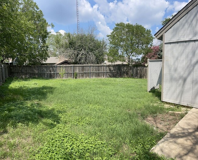 Building Photo - Anderson Mill Home 2 blocks from Noel Gris...