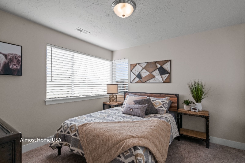 Building Photo - 572 Lewski Ln