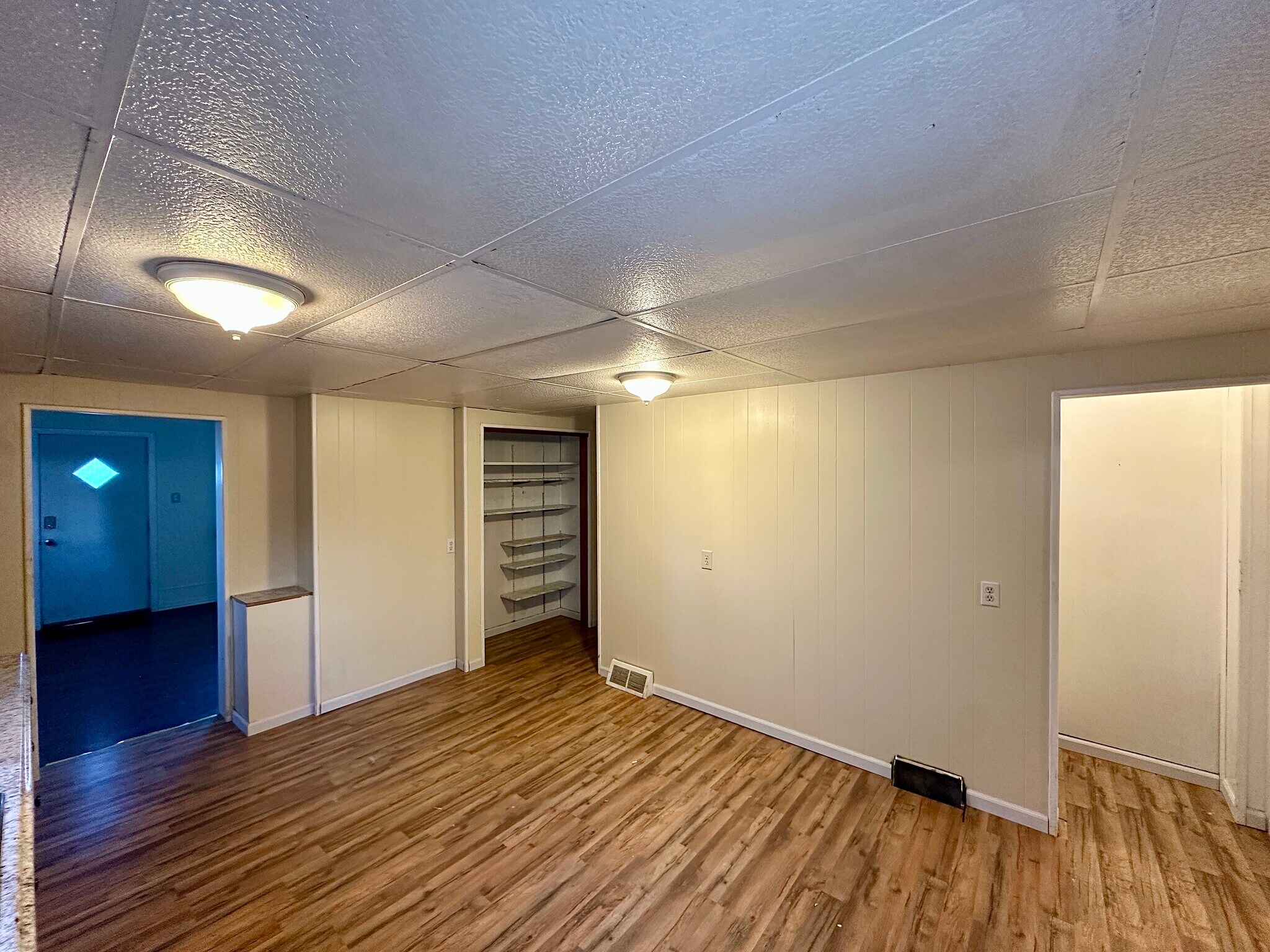 Building Photo - 105 W Chartes St