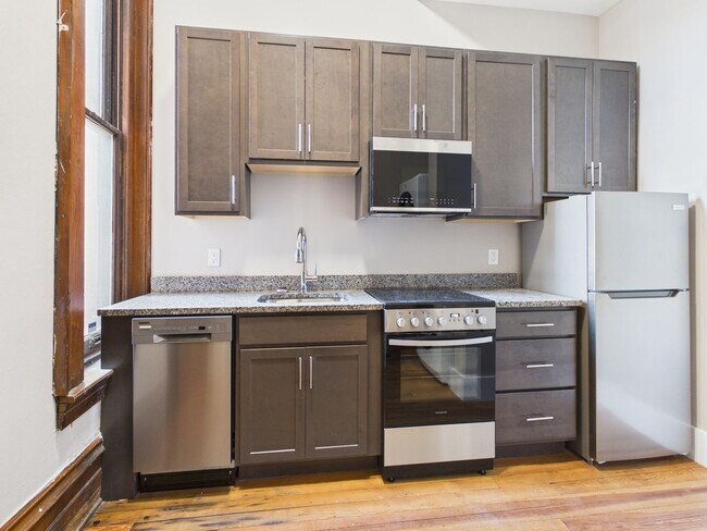 Building Photo - 7 E Franklin St