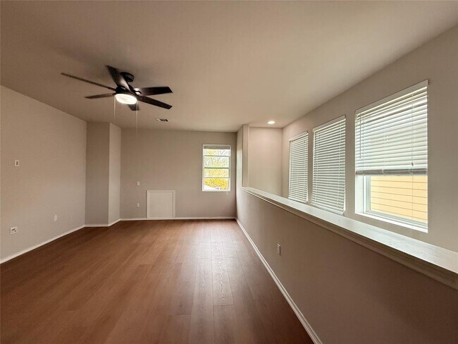 Building Photo - 1922 Tasmanian Tiger Trace